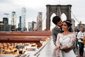 wedding couple on brooklyn bridge 2
