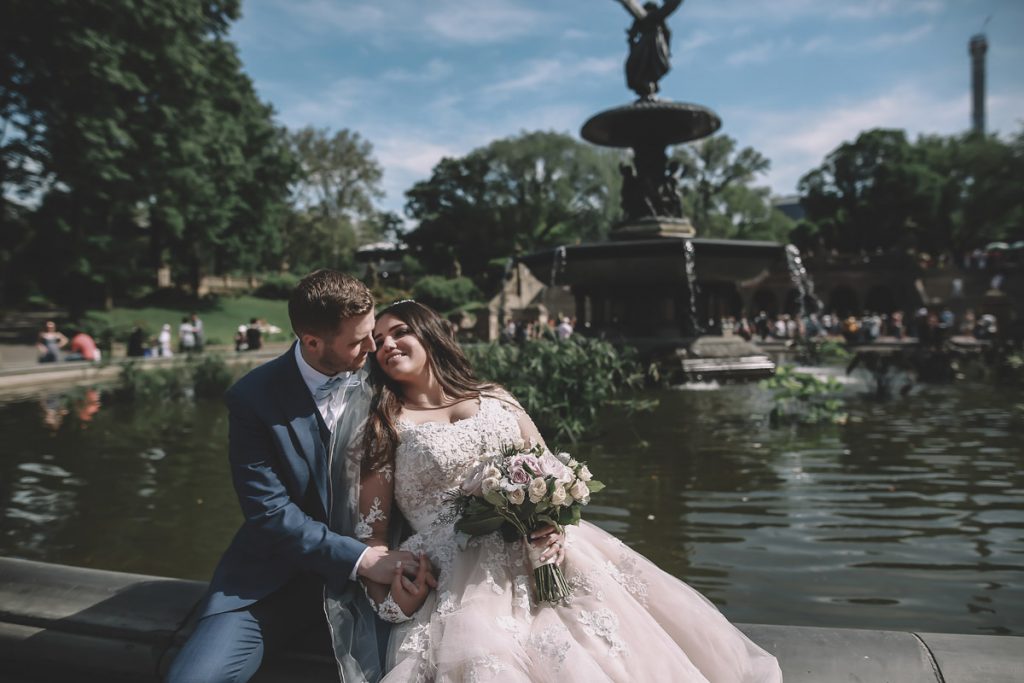 summer wedding central park bethesda fountain brazilian couple6
